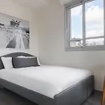 Bauhaus Boutique By Tlv2Rent